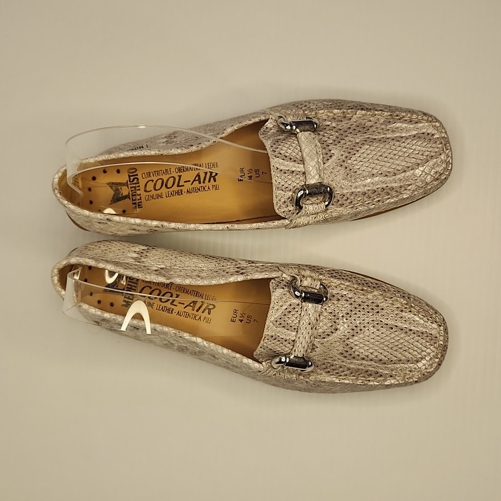 Mephisto Natala slip on beige leather snake print driving loafer Size 7
